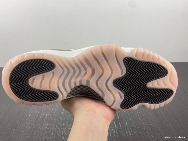 Rep Jordan AR0715-101 11 Neapolitan WMNS Air 0803